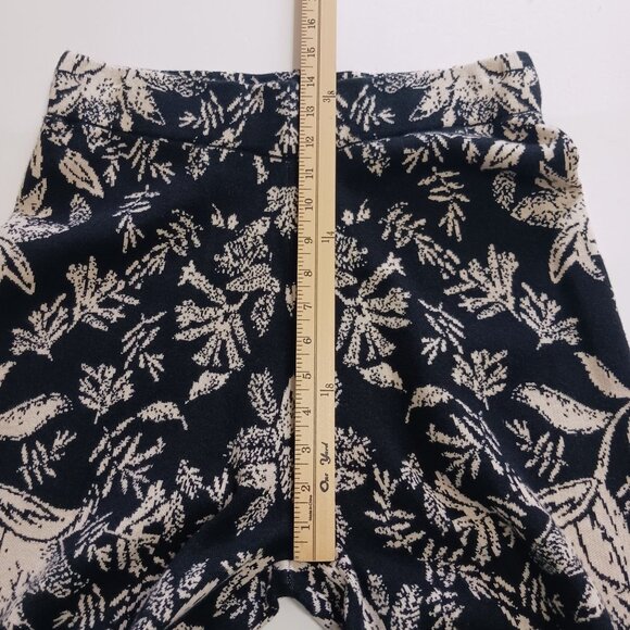 See and Be Seen Floral Knit Set Size Large 2 PC Set Matching Set - Picture 14 of 16